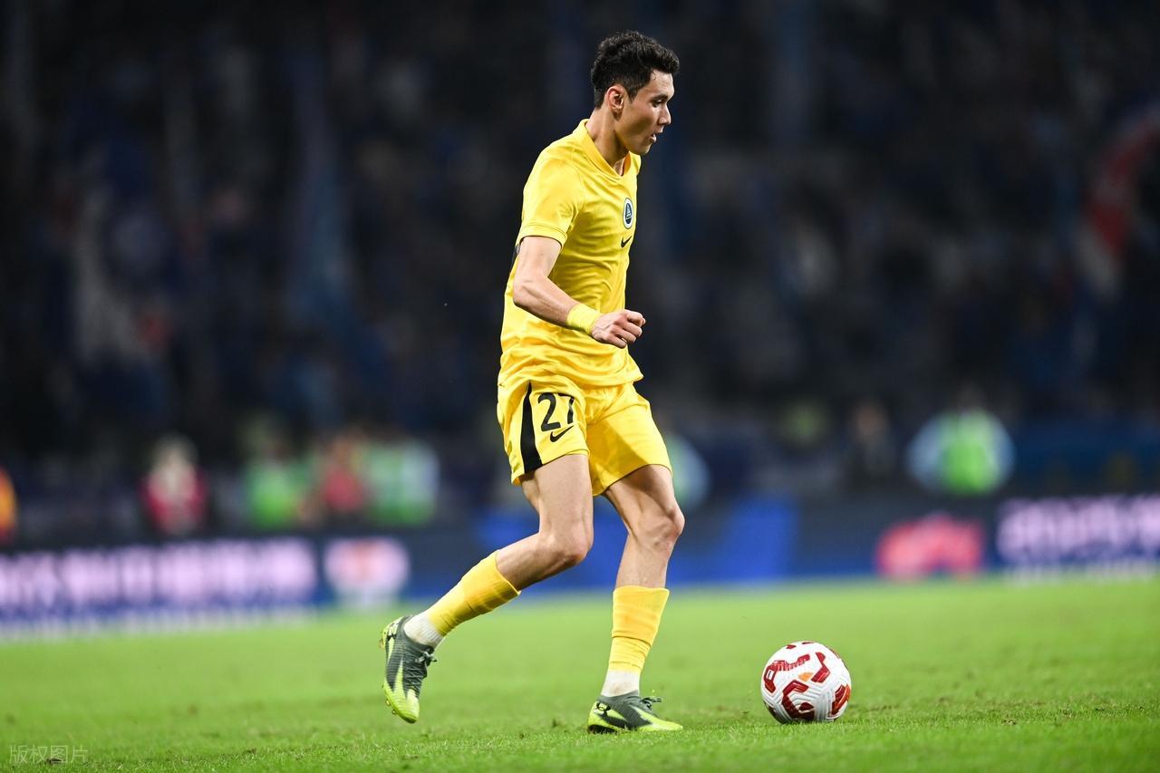 世界杯官方直播软件下载-作为前锋不进球，为什么拜合拉木却能够在俱乐部和国家队踢主力？